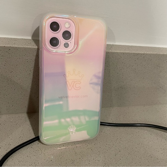 NIB Velvet Caviar White Opal iPhone 12/ 12Pro Case - Picture 8 of 15